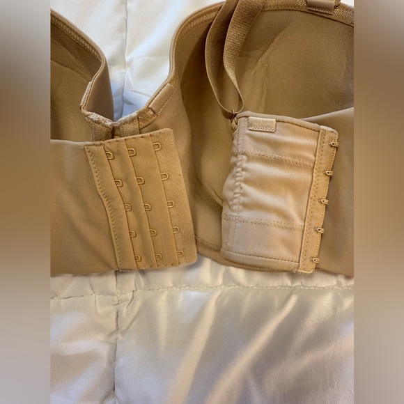 Cacique tan bra with underwire- new with tags size 44 D - Picture 5 of 5